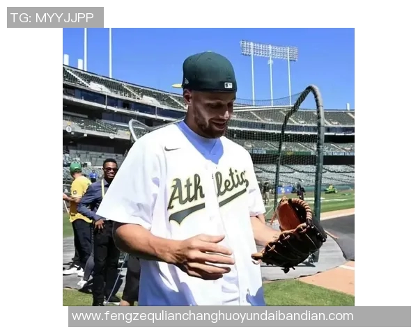 甜蜜绿茵携手同行情侣球星头像展现爱情与激情交织瞬间