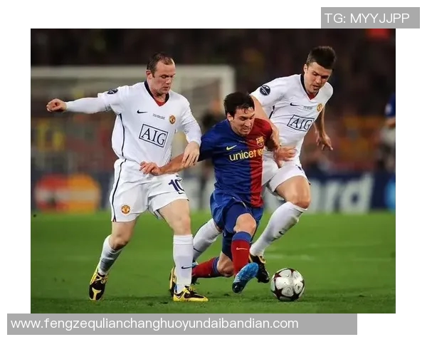 街头偶遇足球巨星：球场英雄化身普通人，引发热烈围观和惊喜互动